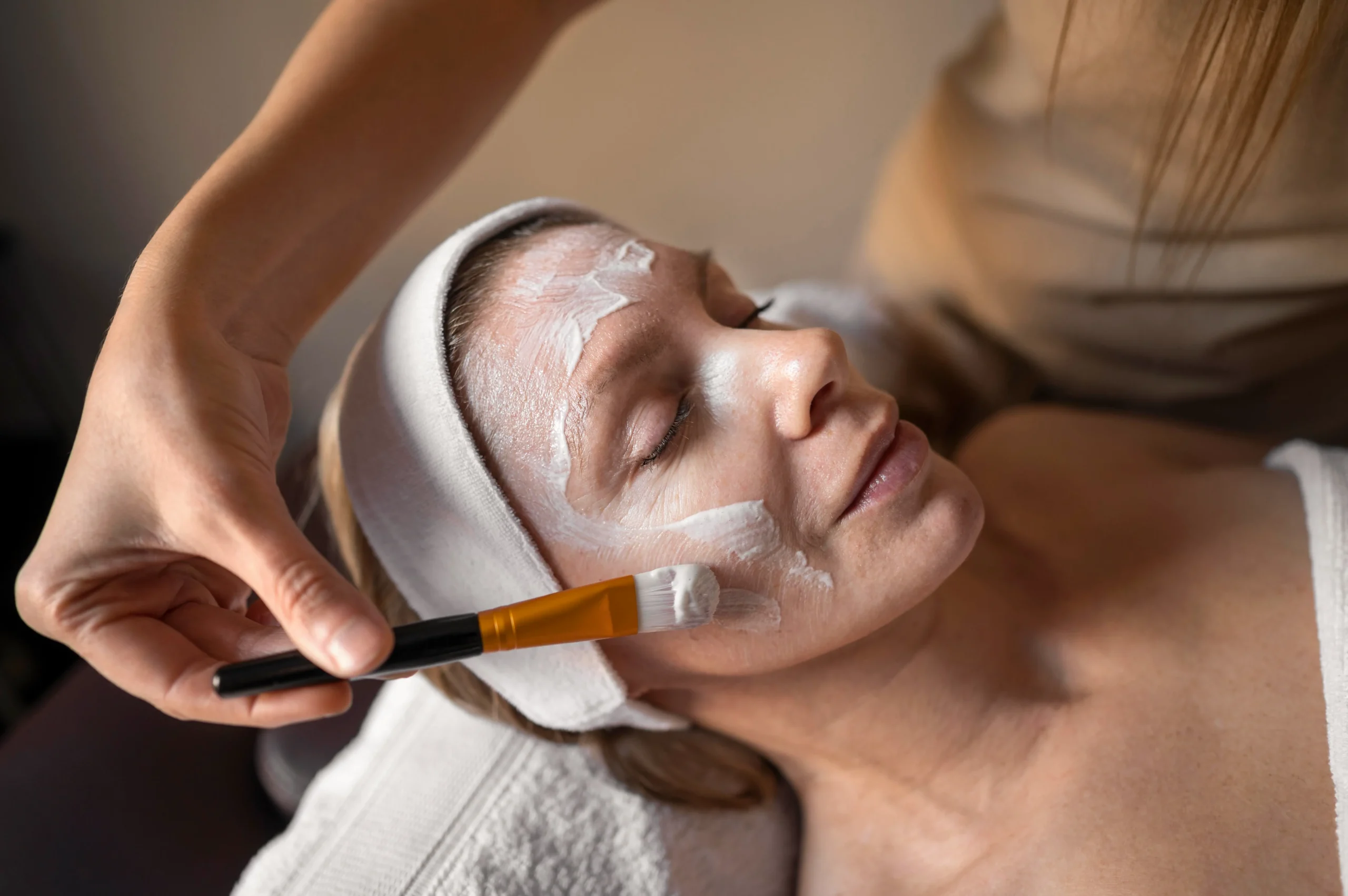 close-up-patient-having-face-mask